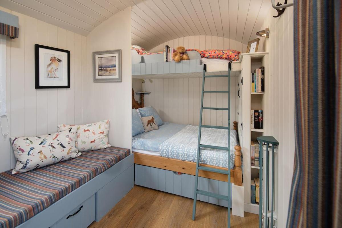 Cow Parsley Shepherd'S Hut Berwick Upon Tweed Eksteriør billede