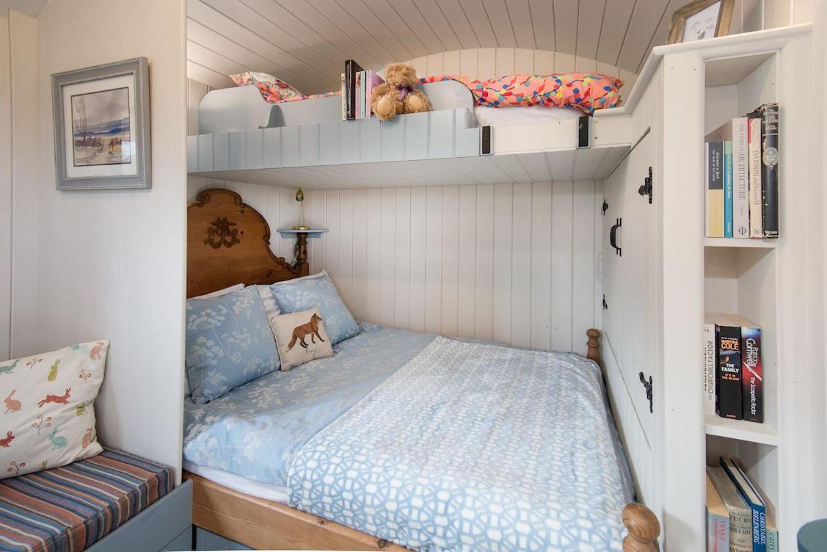 Cow Parsley Shepherd'S Hut Berwick Upon Tweed Eksteriør billede