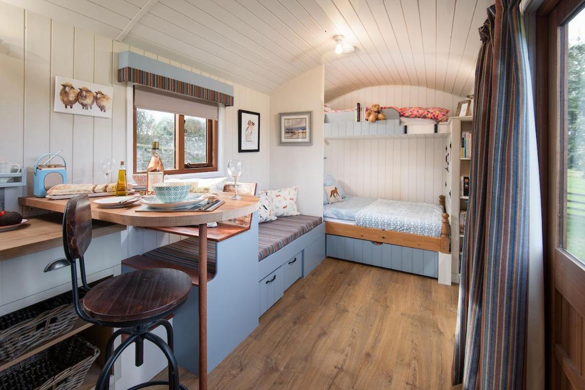 Cow Parsley Shepherd'S Hut Berwick Upon Tweed Eksteriør billede